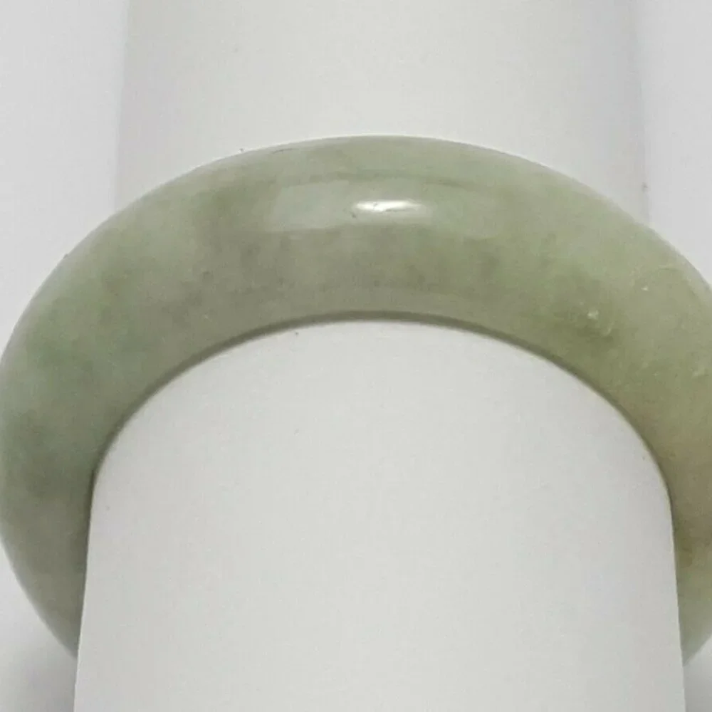 Beautiful Green Jade Wedding Ring Band Size 5 - Nice!